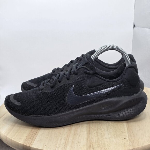 Womens Size 8 - Nike Revolution 7 Triple Black Running Casual Shoes Sneakers - Picture 1 of 9